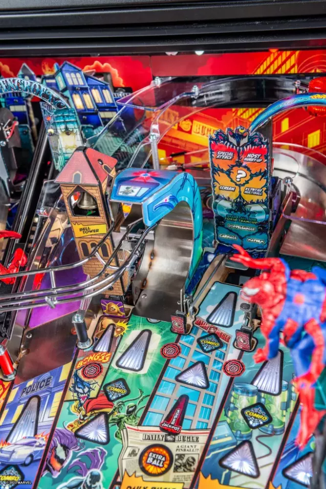 Venom Premium Pinball Machine by Stern